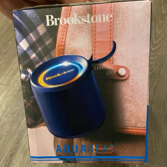 Brookstone Aquabeat wireless LED speaker - Picture 6 of 6